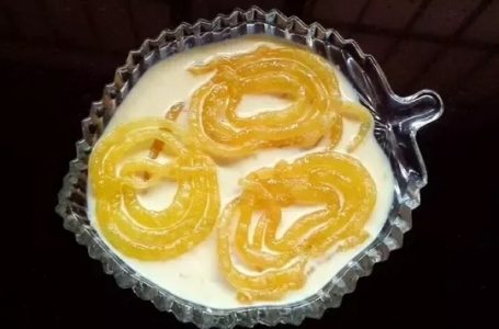 The benefits of eating jalebi with milk