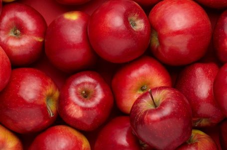 Red Apples and its Benefits in Urdu Hindi